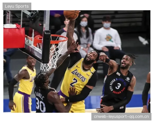 不留面子！里德连续失误兰德尔三分球&反击暴扣打停黄蜂——NBA赛场上的“逆风翻盘”秘密